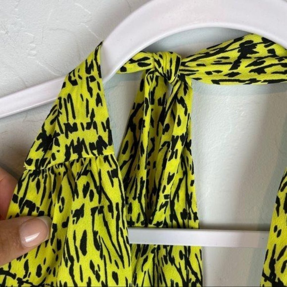 BCBGeneration Neon Lime Halter Neck Romper NWT New With Tags Women's Size‎ 0 - Picture 3 of 12